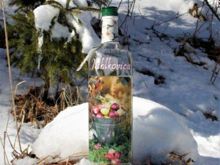 ozdobna-darcekova-flasa-jablkovica