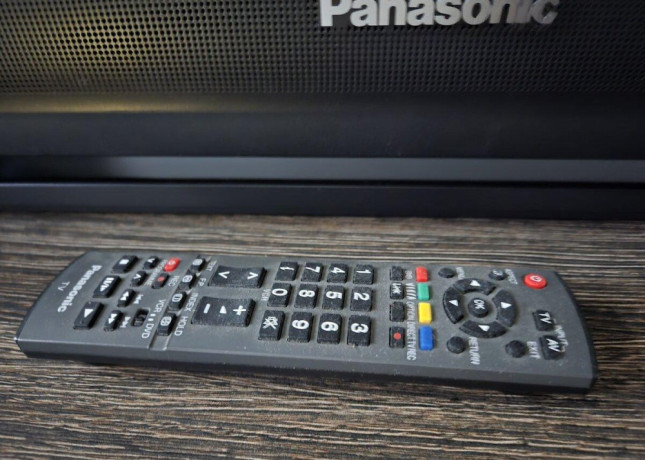 panasonic-viera-th-37pv7p-big-0