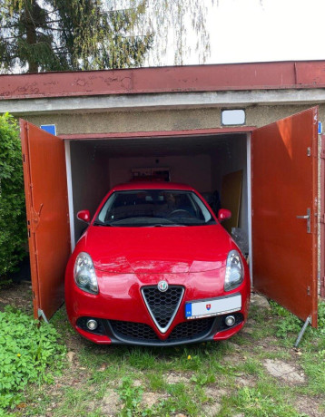 alfa-r-giulietta-14t-120k-2017-72000km-big-0