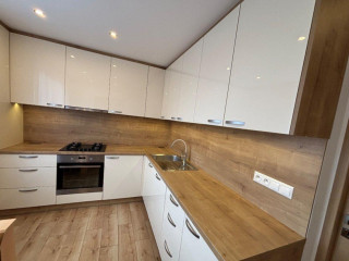 na-predaj-3-izbovy-byt-67-m2-nemsova-centrum