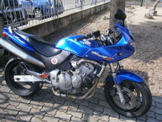 honda-hornet-600s-rv01