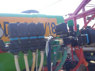 novy-tahany-postrekovac-2000l-qd-200018-s-pocitacom