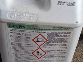 postrek-herbicid-do-kukurice