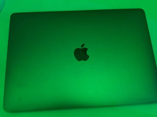 predam-macbook-pro-rok-neviem-dostal-som-ho