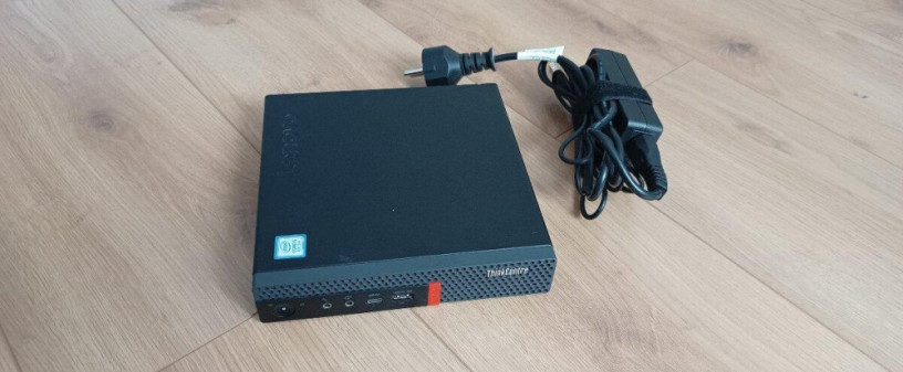 pocitac-lenovo-m720q-big-0