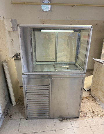 vitrinova-chladnicka-big-0