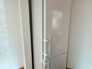 na-predaj-kombinovana-chladnicka-s-mraznickou-liebherr