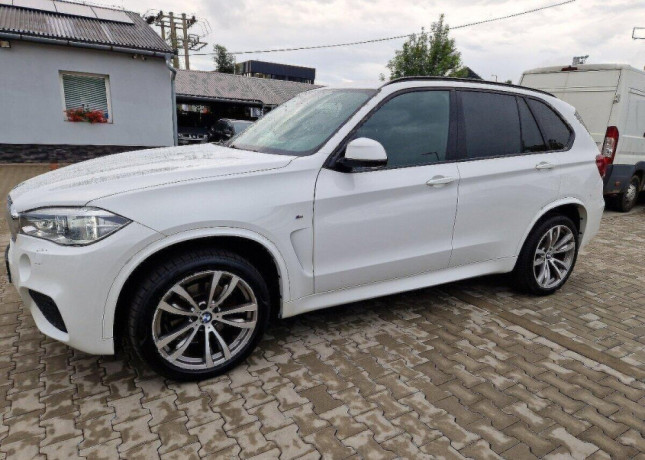 predam-bmw-x5-xdrive-40d-at-m-packet-rv2017-sk-povod-big-0