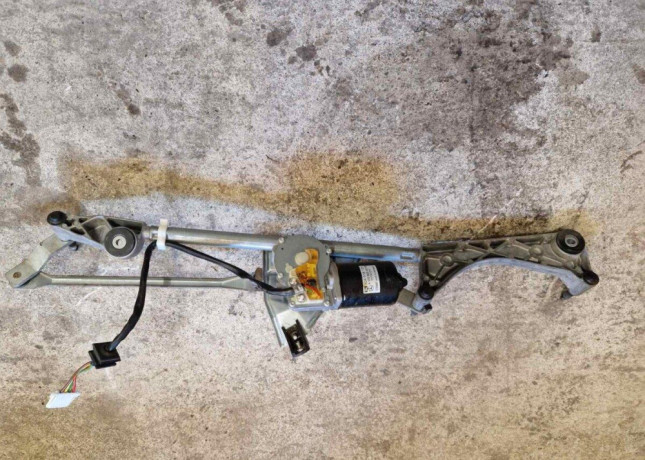 mechanizmus-a-motorcek-stieracov-mercedes-benz-c-w203-big-0