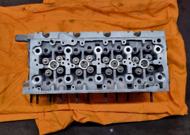 hlava-valcov-vw-skoda-16tdi-04l103373e-04l103064f-big-0