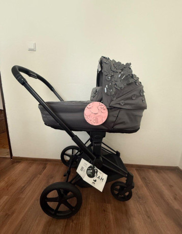 kocik-cybex-priam-flowers-grey-big-0