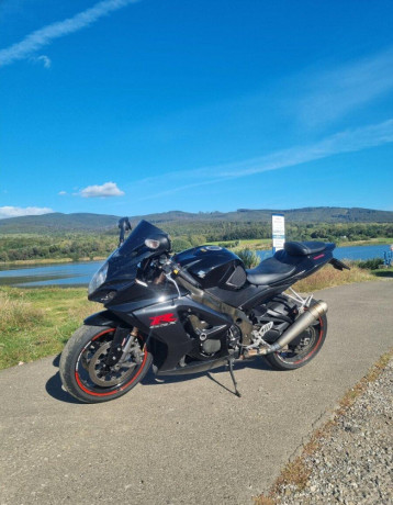 suzuki-gsx-r-1000-k7-k8-big-0