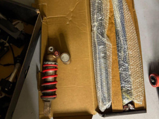 bmw-s1000rr-2010-tlmice-predok-zadok-original