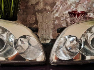 lave-a-prave-svetlo-toyota-avensis-t25-motorceky-lacno