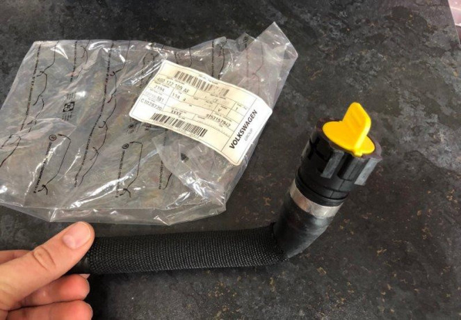 privodna-rurka-vody-original-novy-diel-audi-big-0