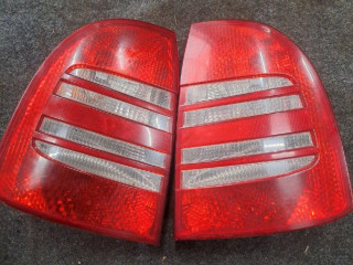 zadne-svetla-skoda-superb-1