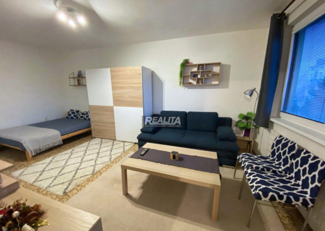 velkometrazny-1-izbovy-byt-v-novsej-modernej-stavbe-big-0