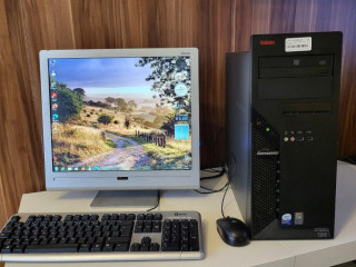 kancelarska-zostava-lenovo-thinkcentre-8811-19-monitor