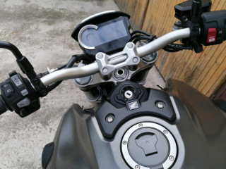 honda-cb1000r-len-9000-km-quickshifter