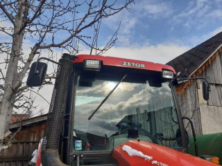 predam-led-pracovne-svetla-vhodna-na-kabinu-zetor