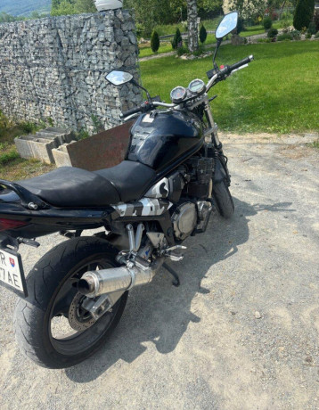 suzuki-bandit-1200-big-0