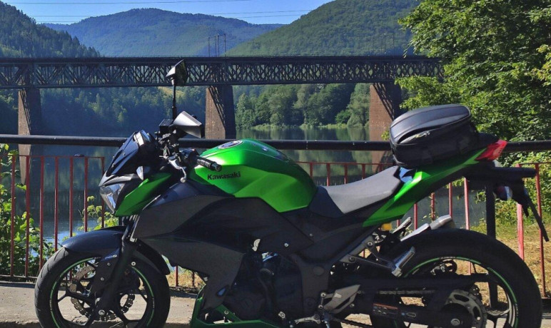 kawasaki-z300-abs-big-0