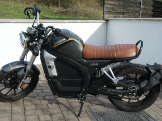 horwin-cr6-je-elektricka-mestska-motorka-v-mestskom-prostred