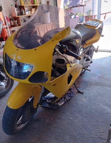 suzuki-gsxr-750-big-0