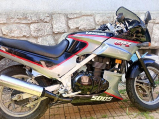 kawasaki-gpz-500-a2-vodicsky-zaciatocnik