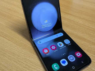 samsung-galaxy-z-flip5-cierny-256-gb