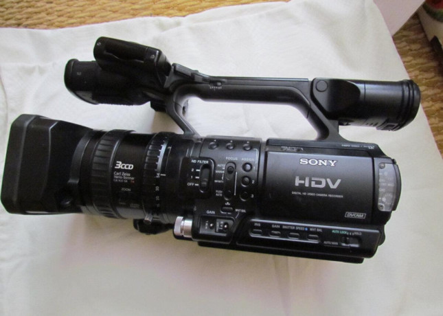 sony-hvr-z1-e-big-0