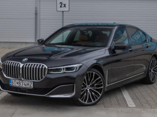 bmw-rad-7-730d-xdrive-vzduch-pano-harman-headup-softclose