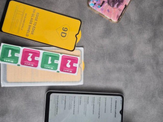 samsung-galaxy-a13-zachovaly-bohate-prislusenstvo